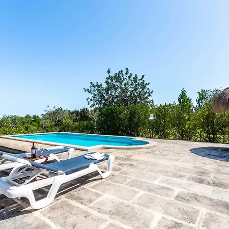 Villa Sleeps 6 Pool Air Con Wifi *