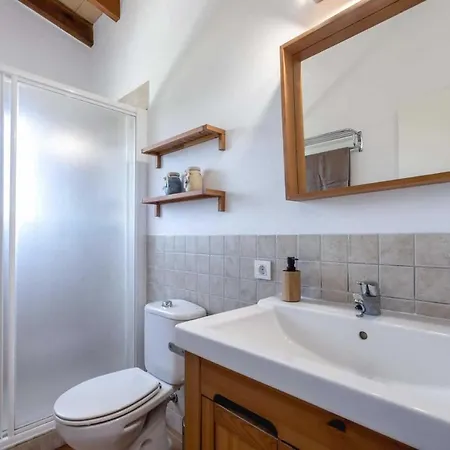 Villa Sleeps 6 Pool Air Con Wifi *